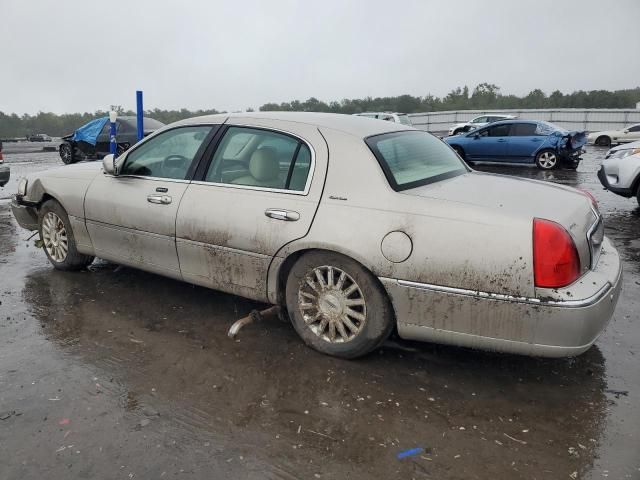 2003 Lincoln Town Car Signature