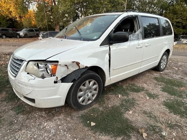 2010 Chrysler Town & Country LX