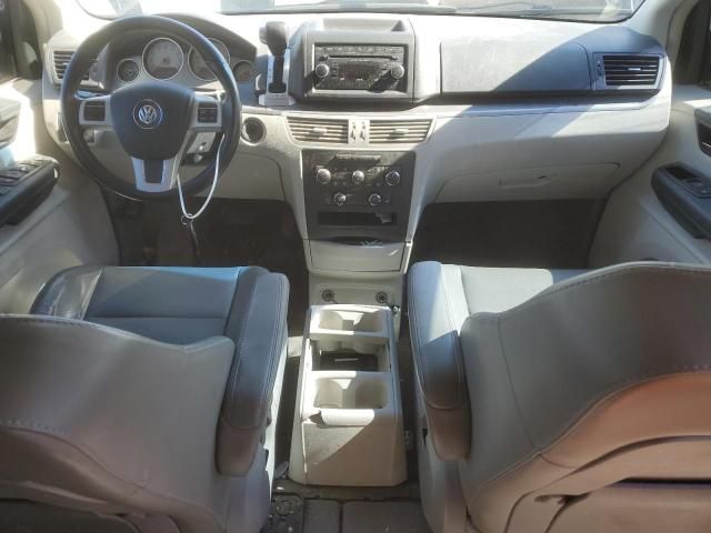 2012 Volkswagen Routan SE