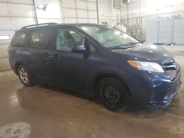 2018 Toyota Sienna LE