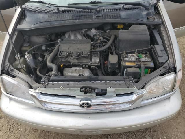 1999 Toyota Sienna LE