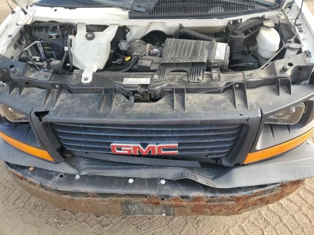 2005 GMC Savana Cutaway G3500