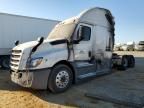 2020 Freightliner Cascadia 126