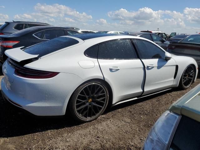 2018 Porsche Panamera 4S