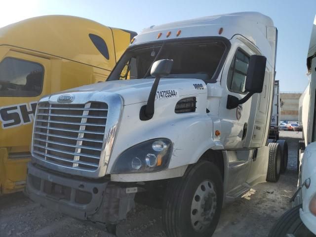 2016 Freightliner Cascadia 113