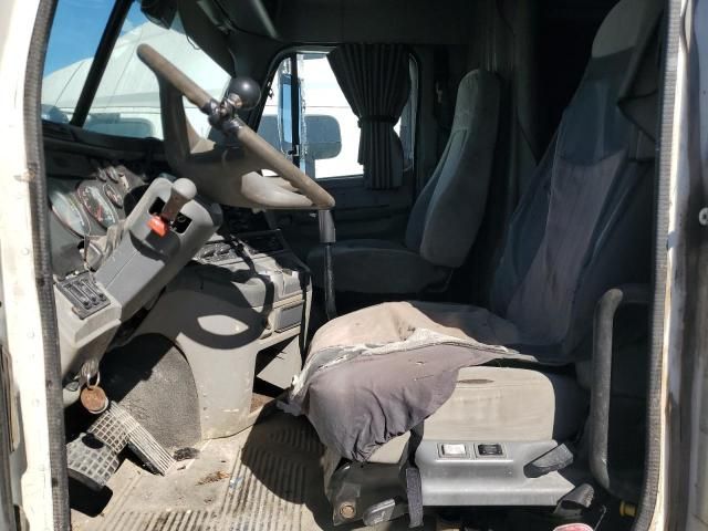 2003 Freightliner Conventional Columbia