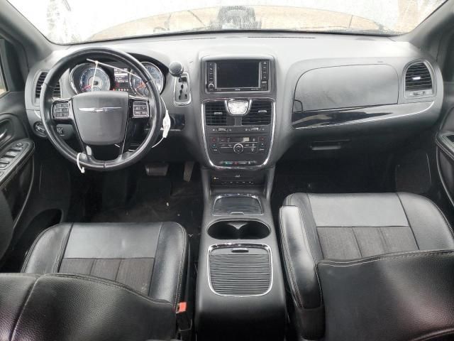 2015 Chrysler Town & Country S