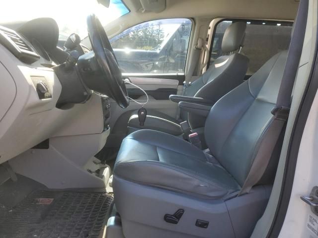 2012 Volkswagen Routan SE