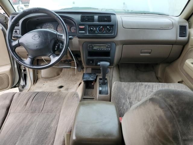 2000 Nissan Frontier Crew Cab XE