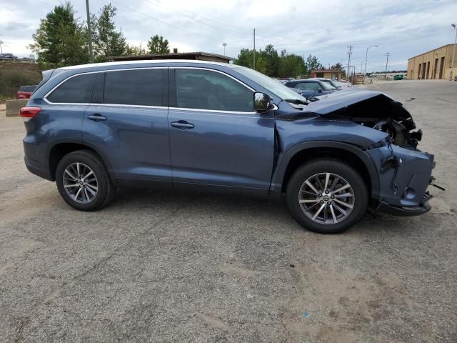 2019 Toyota Highlander SE