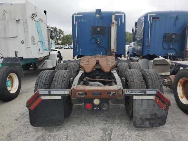 2007 Freightliner Conventional Columbia