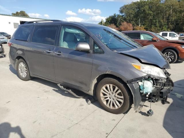 2017 Toyota Sienna XLE