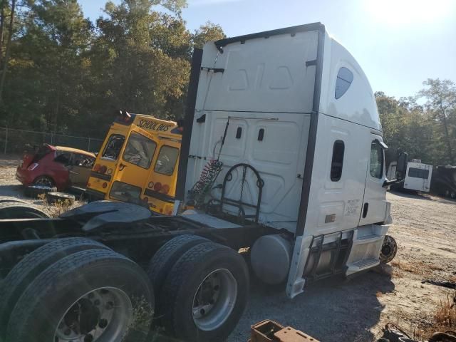 2019 Freightliner Cascadia 126