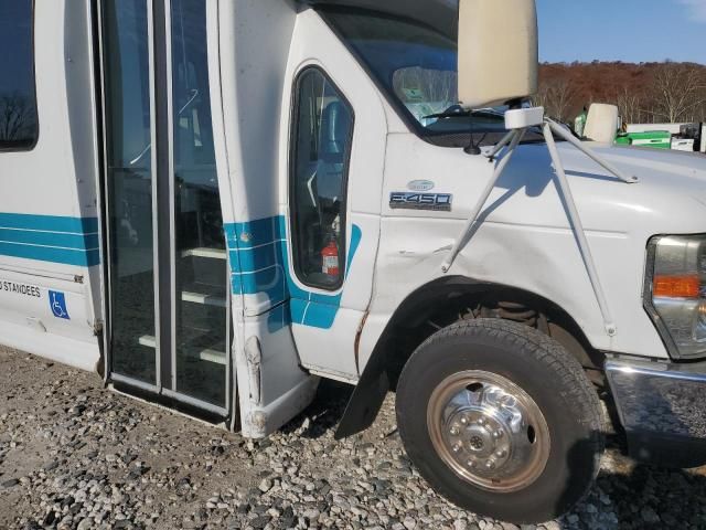 2008 Ford Econoline E450 Super Duty Cutaway Van