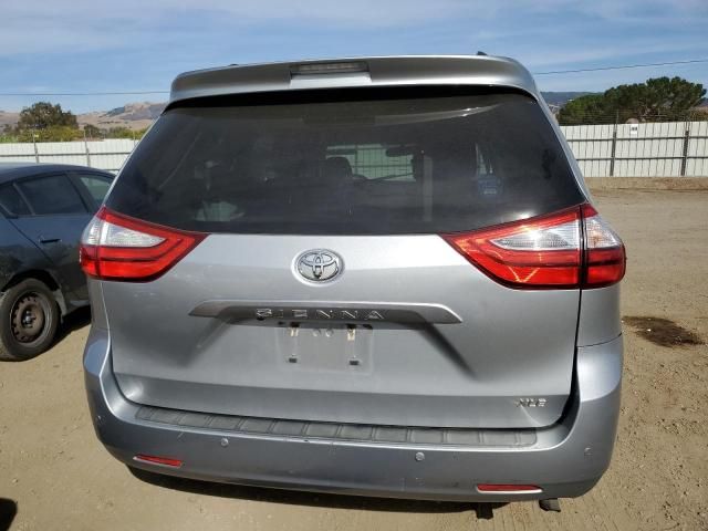 2016 Toyota Sienna XLE