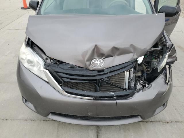 2014 Toyota Sienna LE