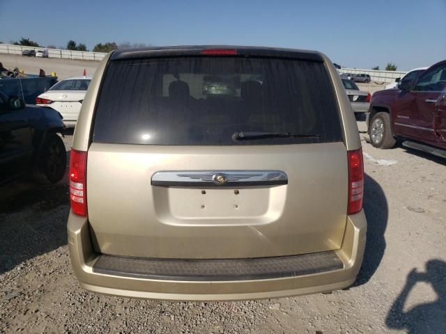 2010 Chrysler Town & Country LX