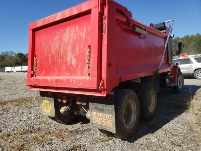 2003 Freightliner Medium Conventional FL80