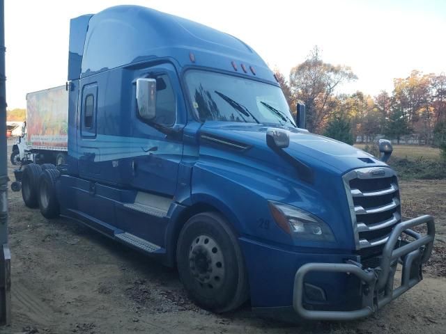 2020 Freightliner Cascadia 126