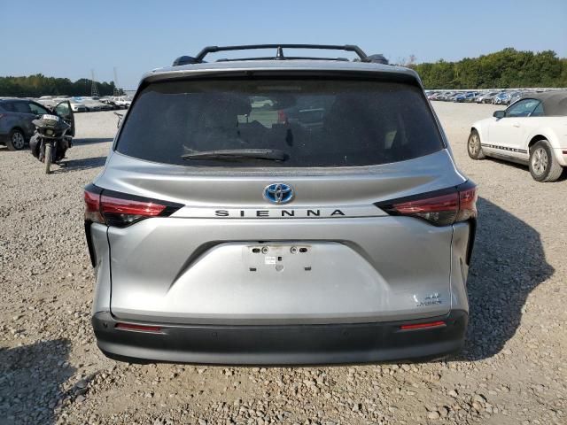 2022 Toyota Sienna XLE