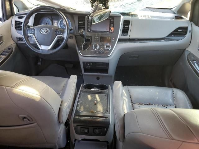 2018 Toyota Sienna XLE