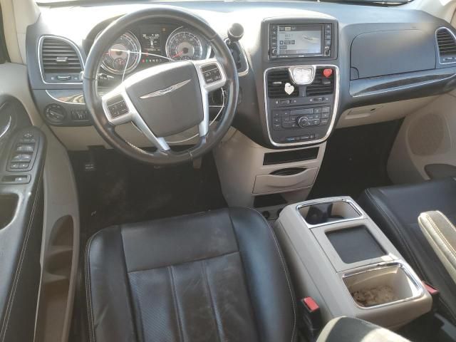 2011 Chrysler Town & Country Touring L