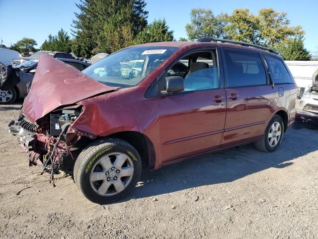 2004 Toyota Sienna CE