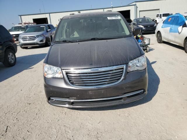 2016 Chrysler Town & Country Touring