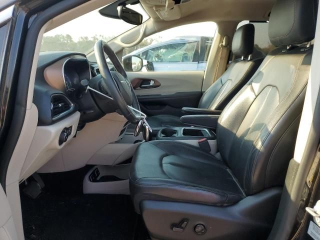 2017 Chrysler Pacifica Touring L Plus