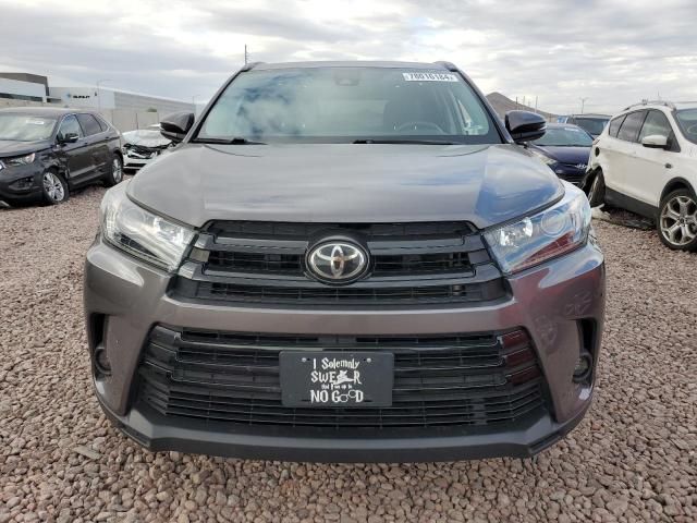 2019 Toyota Highlander SE