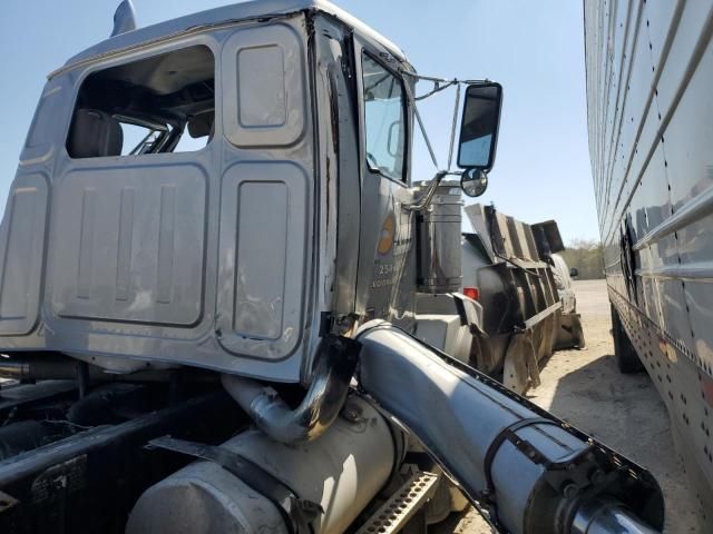 2017 Western Star Conventional 4900SA