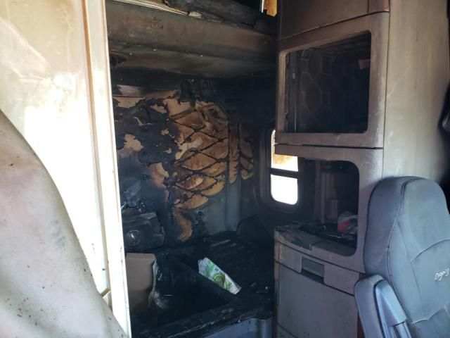 2017 Freightliner Cascadia 125