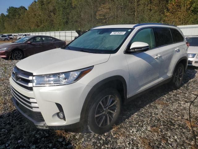 2019 Toyota Highlander SE