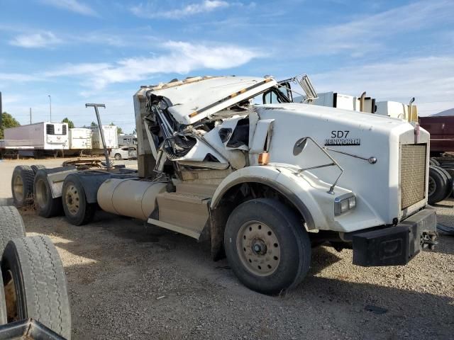 2013 Kenworth Construction T800