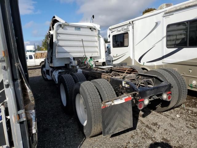 2015 Peterbilt 389