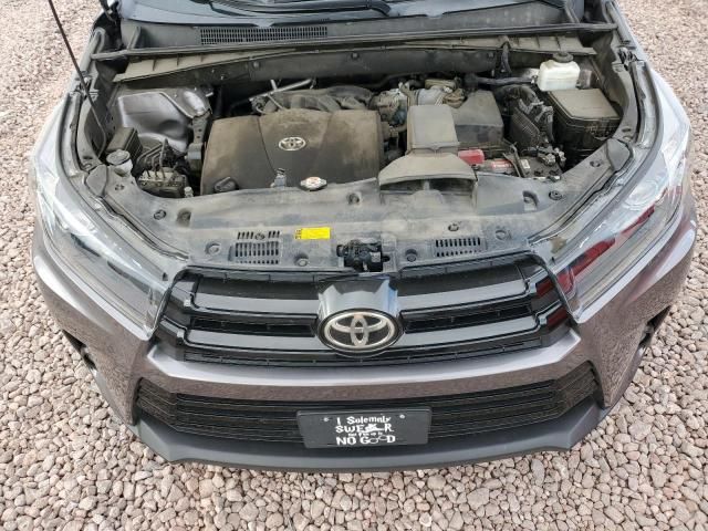 2019 Toyota Highlander SE