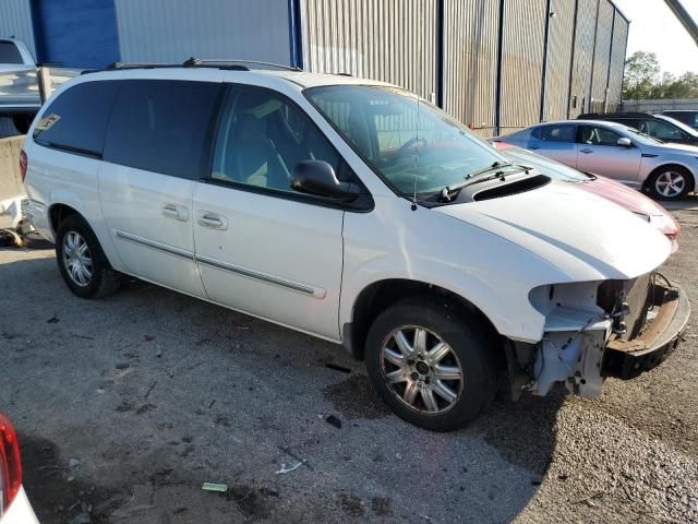 2005 Chrysler Town & Country Touring