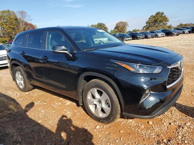 2024 Toyota Highlander LE