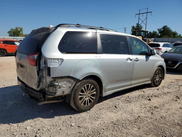 2020 Toyota Sienna XLE