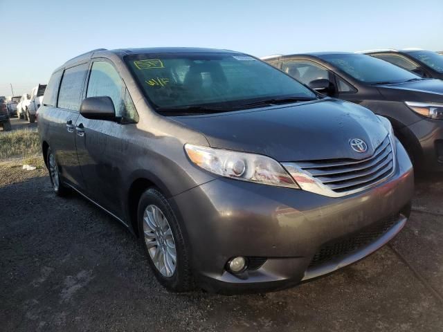 2017 Toyota Sienna XLE