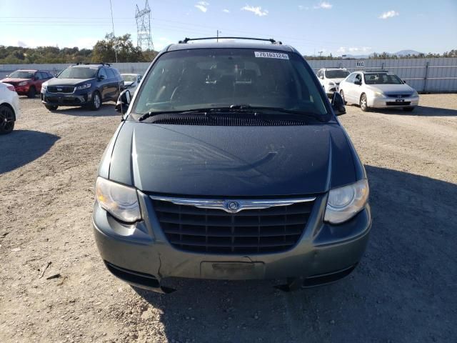 2005 Chrysler Town & Country Touring