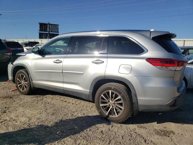 2019 Toyota Highlander SE