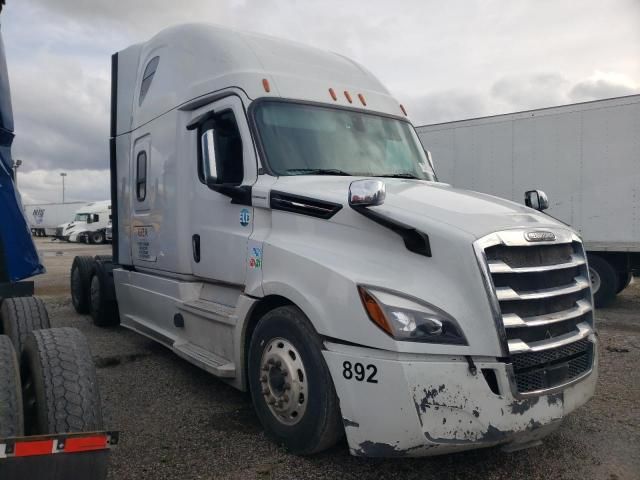 2019 Freightliner Cascadia 126