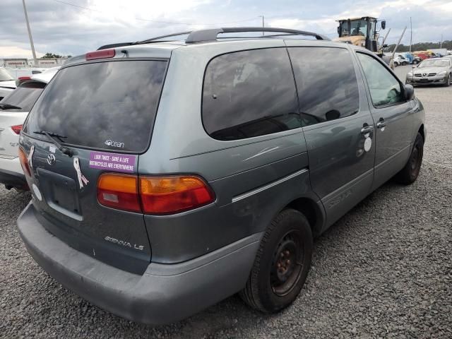 2000 Toyota Sienna LE