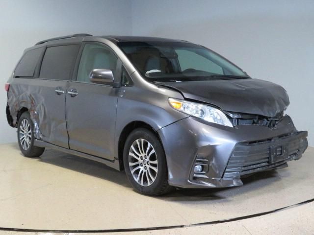 2018 Toyota Sienna XLE