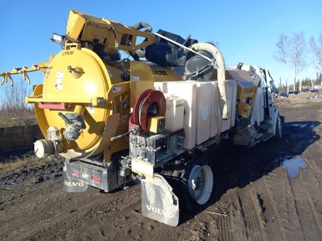 2001 Freightliner Medium Conventional FL60