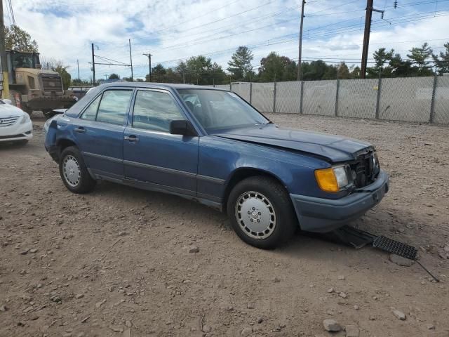 1986 Mercedes-Benz 300 E