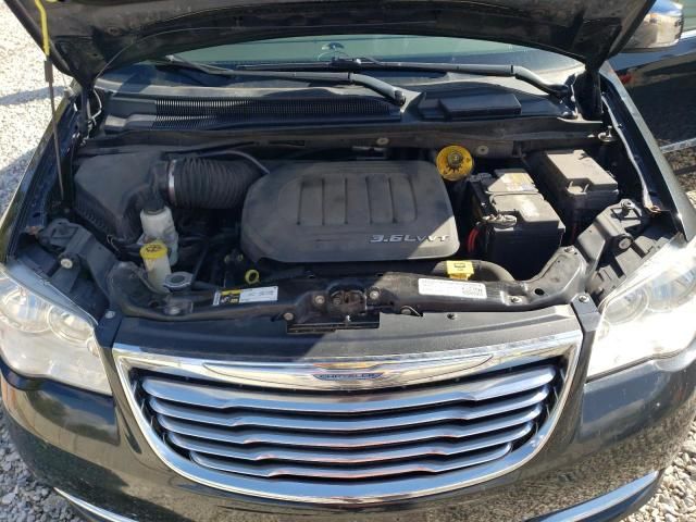 2015 Chrysler Town & Country Touring L