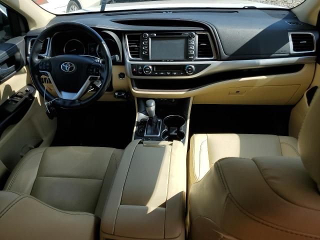 2019 Toyota Highlander SE