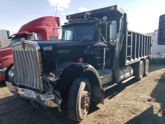 1981 Kenworth Construction W900